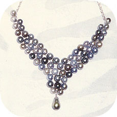 Pearl collier at Raina Jewellery
