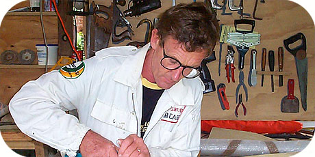 >>> Ken in his workshop at "Upwind Fiberglass Etc" on Rarotonga (Muri)